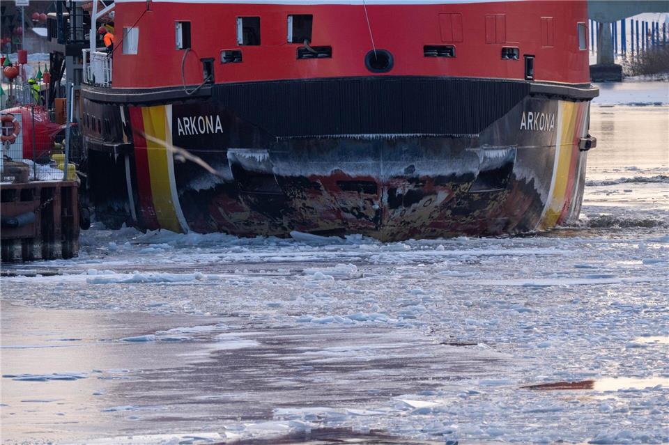Die „Arkona“ ist auf das Brechen von Eis bis zu einer Dicke von 50 Zentimeter ausgelegt. (Archivbild)Stefan Sauer/dpa