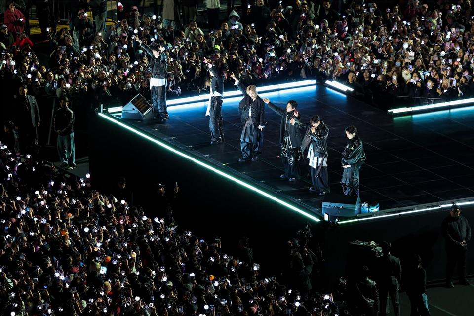 Die „Army“ jubelte der Band zu. Kim Hong-Ji/Pool Reuters/AP/dpa