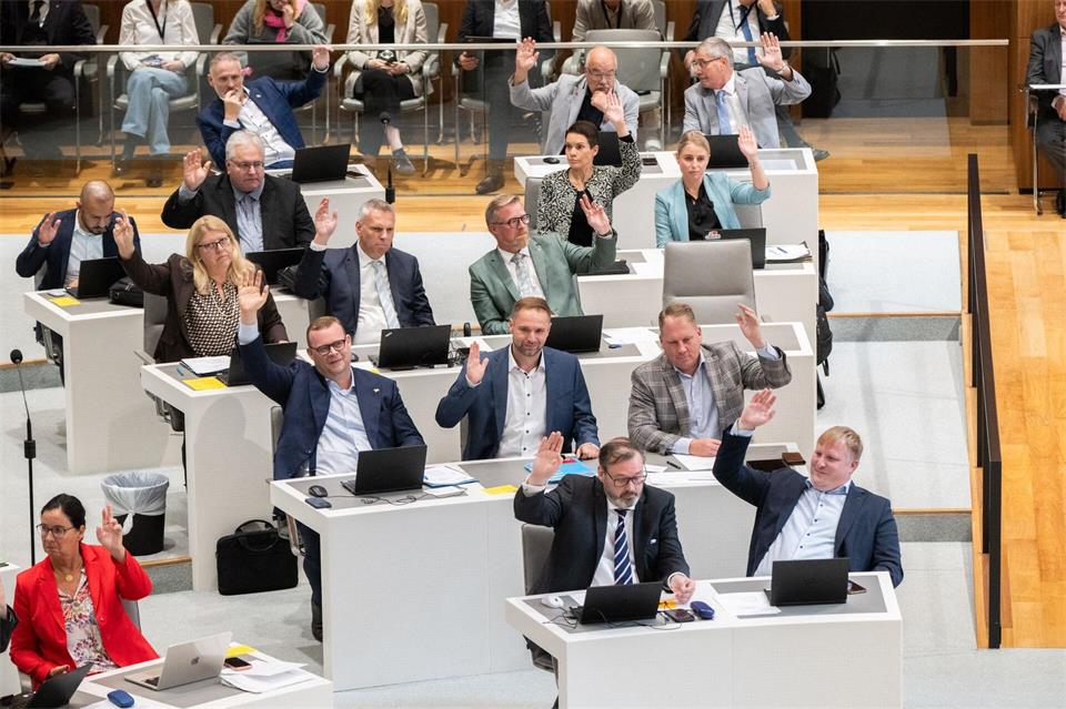 Die Aufhebung der Immunität wurde auch mit Stimmen der AfD beschlossen.Julian Stratenschulte/dpa
