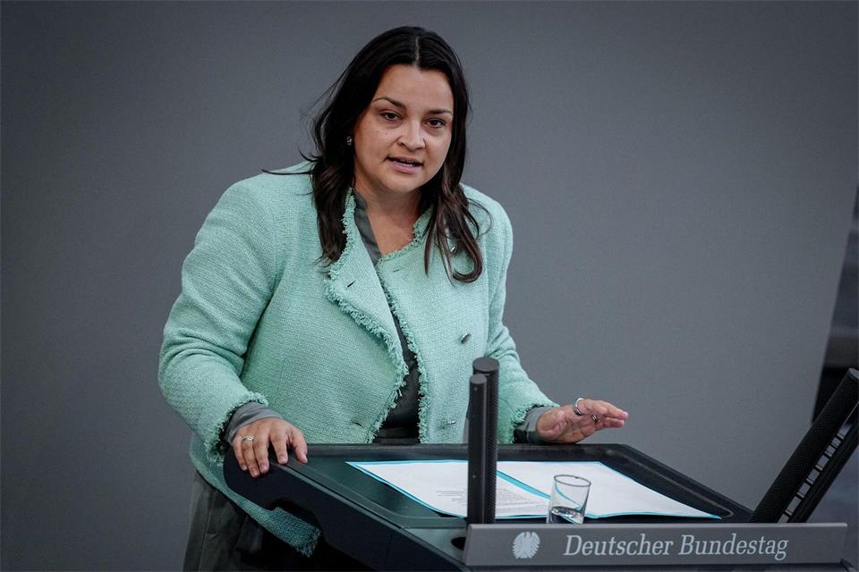 Die Aufklärung der Frage, woher die Stimmen für den AfD-Mann gekommen seien, liege bei den Landtagsfraktionen, meint Catarina dos Santos-Wintz. (Archivbild)Kay Nietfeld/dpa