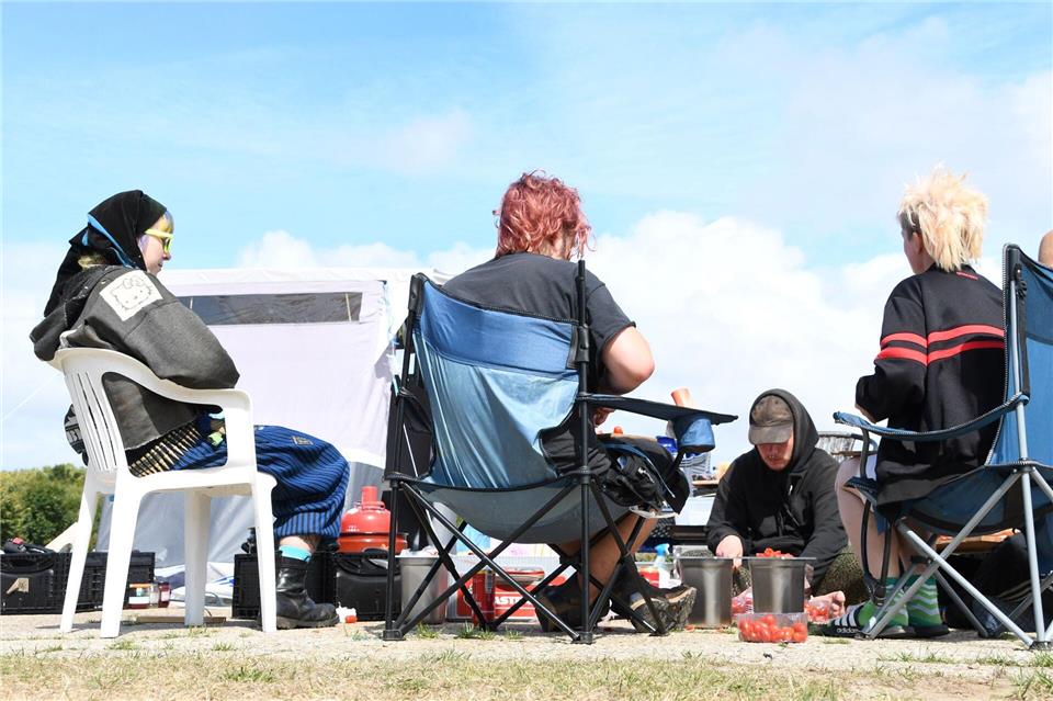 Die Auflagen im Camp auf Sylt waren laut Kreis Nordfriesland eingehalten worden. Lea Albert/dpa