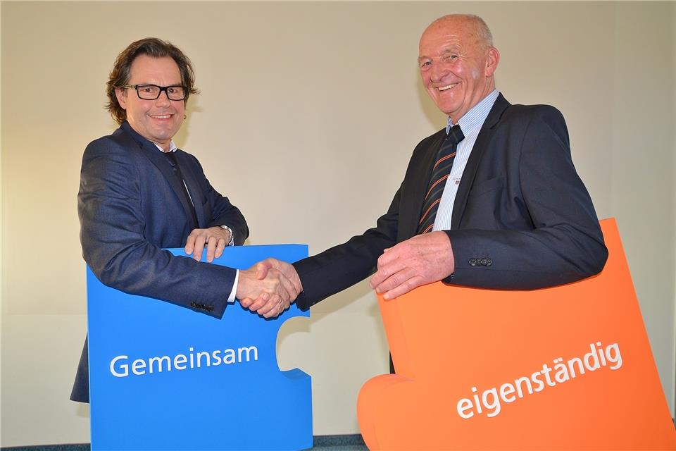 Die Aufsichtsratsvorsitzenden der Volksbanken, Jan-Bernd Seier (Raesfeld) und Johannes Böckenhoff (Erle), haben die jeweiligen Vorstände beauftragt, die geplante Verschmelzung der beiden Kreditgenossenschaften weiter voranzutreiben. 