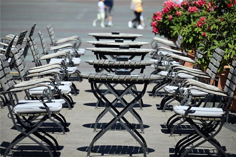 Die Außengastronomie ist im Sommer ein großes Thema. (Archivbild)Federico Gambarini/dpa