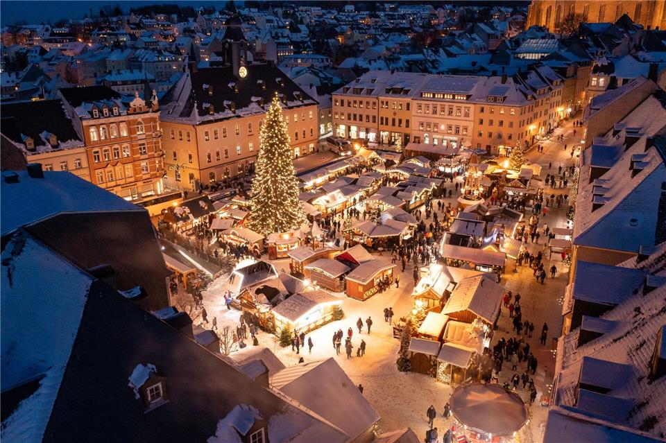 Die Auszeichnung würdigt die besondere Qualität, Authentizität und Strahlkraft des Annaberger Weihnachtsmarktes  (Archivbild)Jan Woitas/dpa