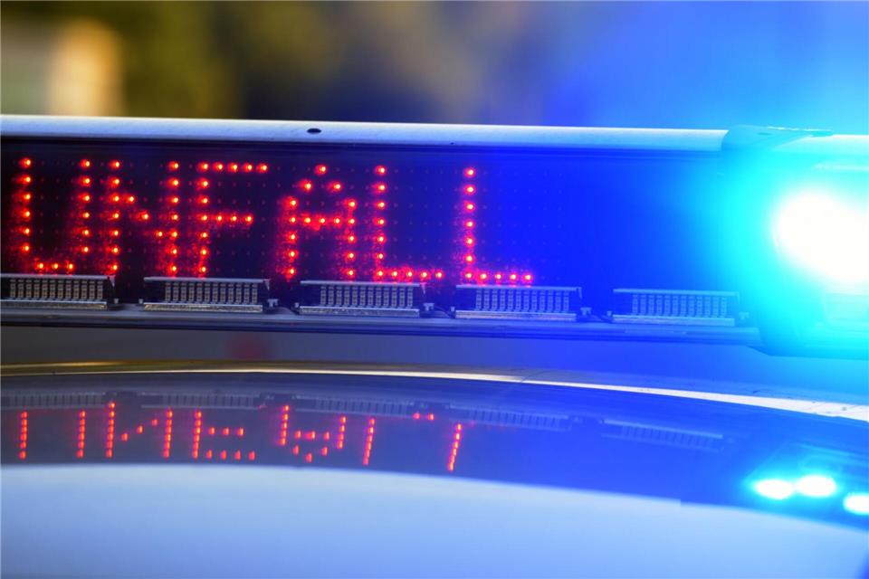 Die Autobahn 2 bei Gütersloh musste nach einem Unfall mit fünf Verletzten gesperrt werden. (Symbolfoto)Stefan Puchner/dpa