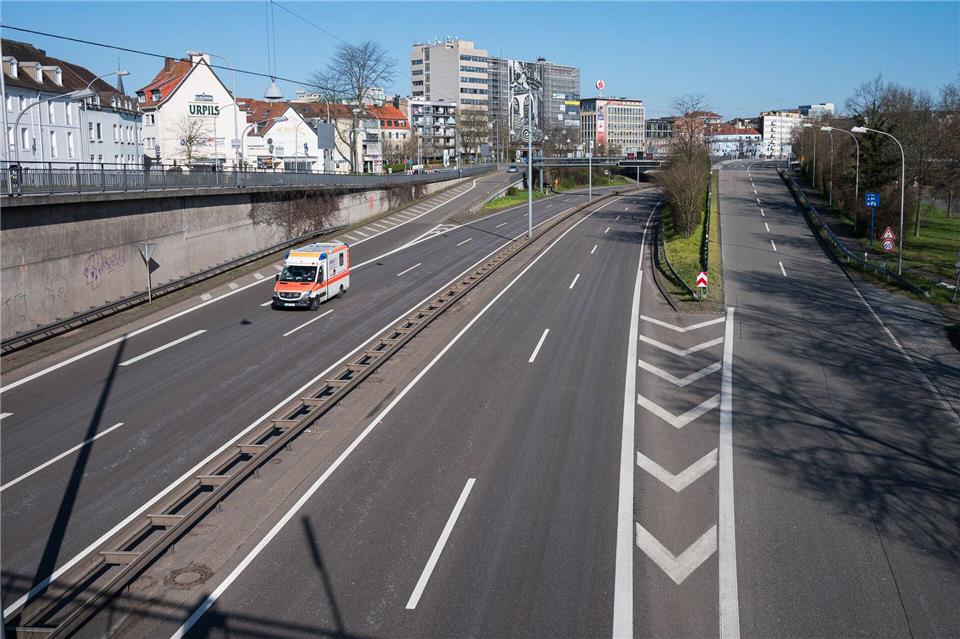 Die Autobahn GmbH plant eine Sanierung der A620 über insgesamt rund 13 Kilometer (Archivbild)Oliver Dietze/dpa