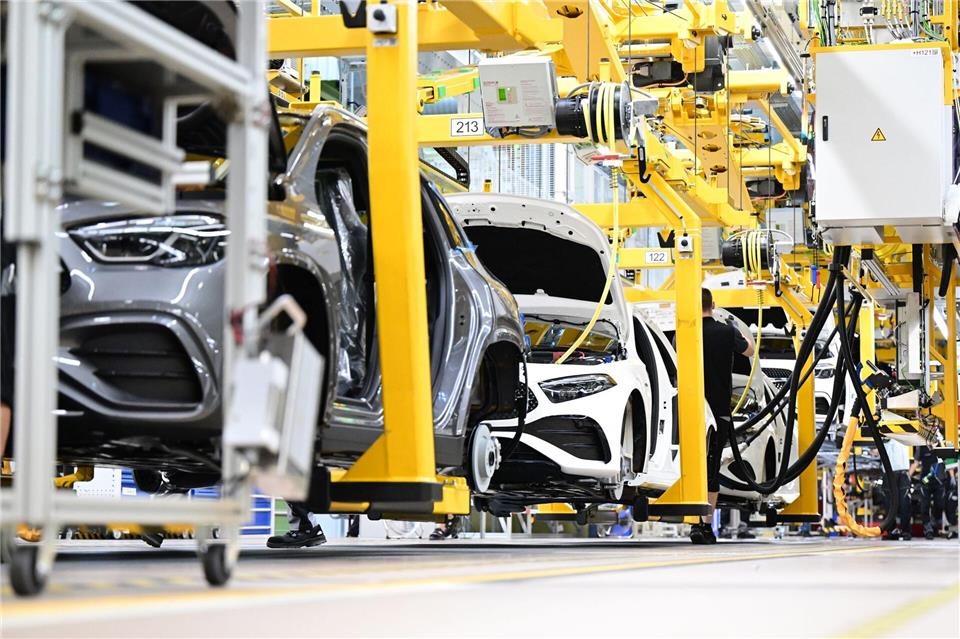 Die Autoindustrie in Deutschland steht vor großen Problemen. (Symbolbild)Bernd Weißbrod/dpa
