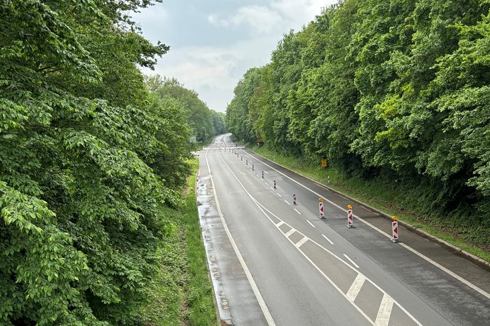 Die B 58 bleibt am Wochenede wegen der Bauarbeiten gesperrt.
