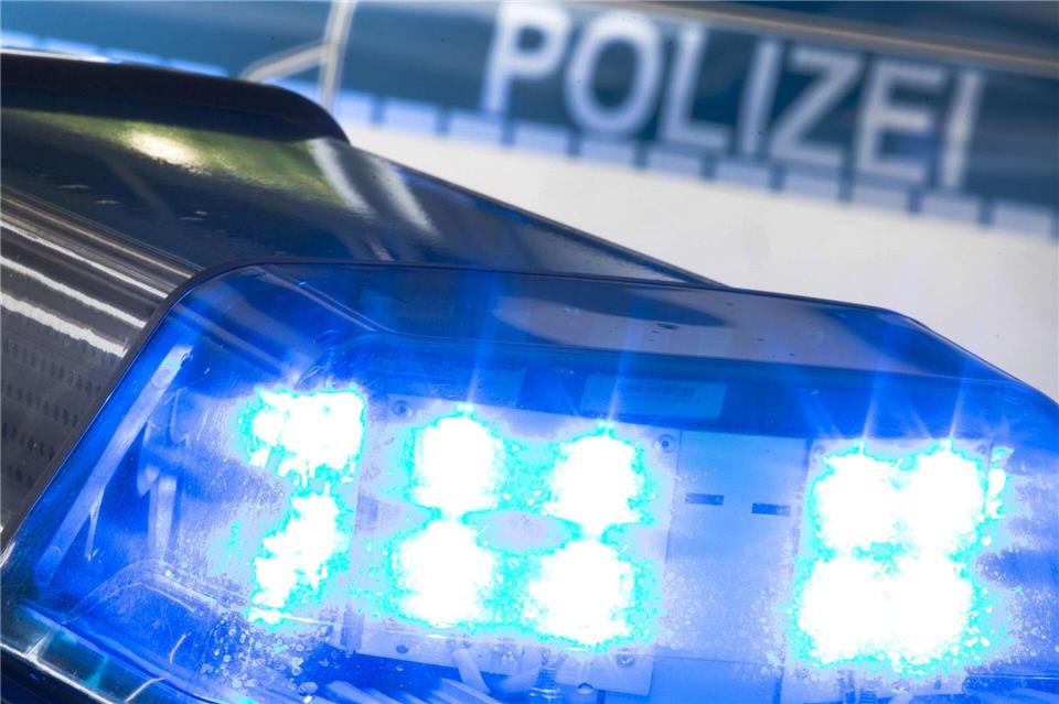 Die B458 war nach einem Unfall voll gesperrt. (Symbolbild)Friso Gentsch/dpa