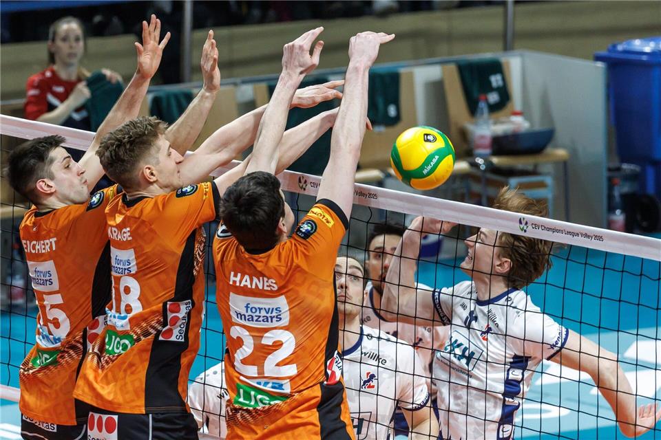 Die BR Volleys haben das erste Spiel nach dem Trainer-Aus von Joel Banks gewonnen. (Archivbild)Andreas Gora/dpa