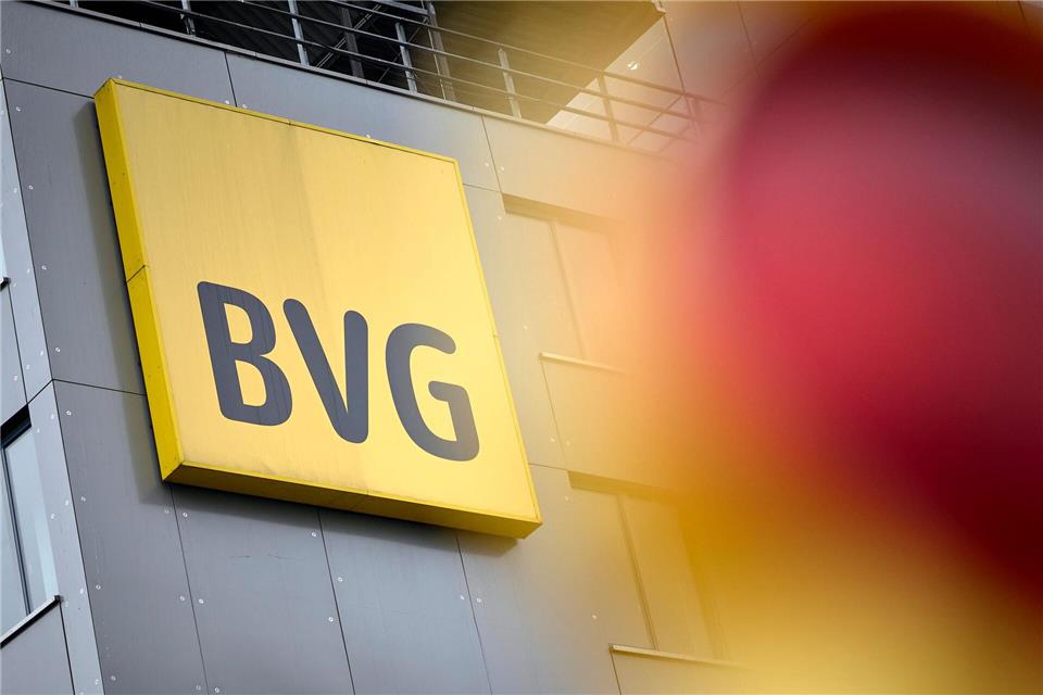 Die BVG-Beschäftigten bekommen mehr Geld. (Archivbild)Michael Ukas/dpa