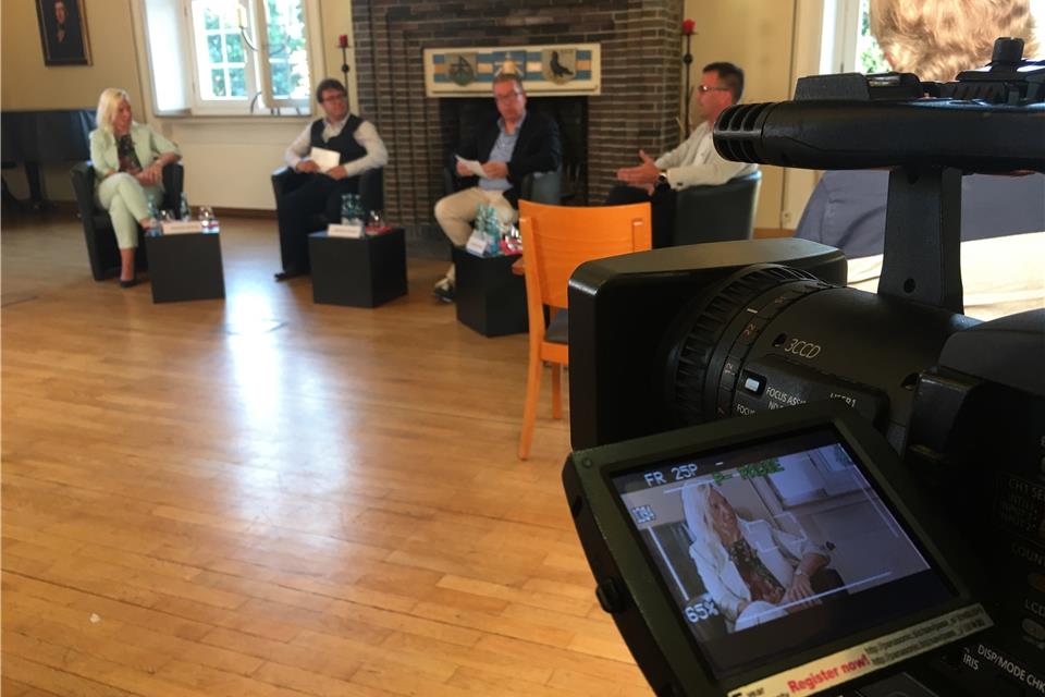 Die BZ-Redakteure Lars Johann-Krone und Sven Kauffelt haben an dem Abend moderiert.