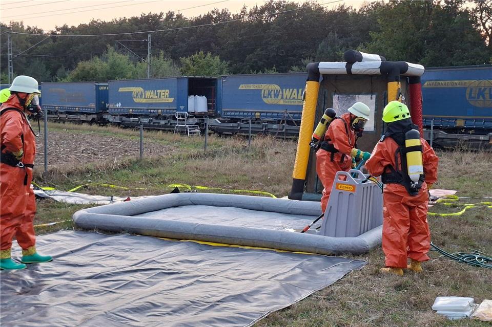 Die Bahnstrecke im Landkreis Verden, bei der Gefahrgut von einem Güterzug ausgetreten war, ist wieder frei gegeben.Kai Moorschlatt/dpa
