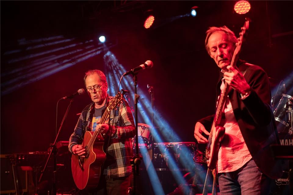 Die Band Tiny Newts (links) spielten als erstes. Jörg Gleba (rechts) trat mit der neuen Band „The Watermill“ auf.
