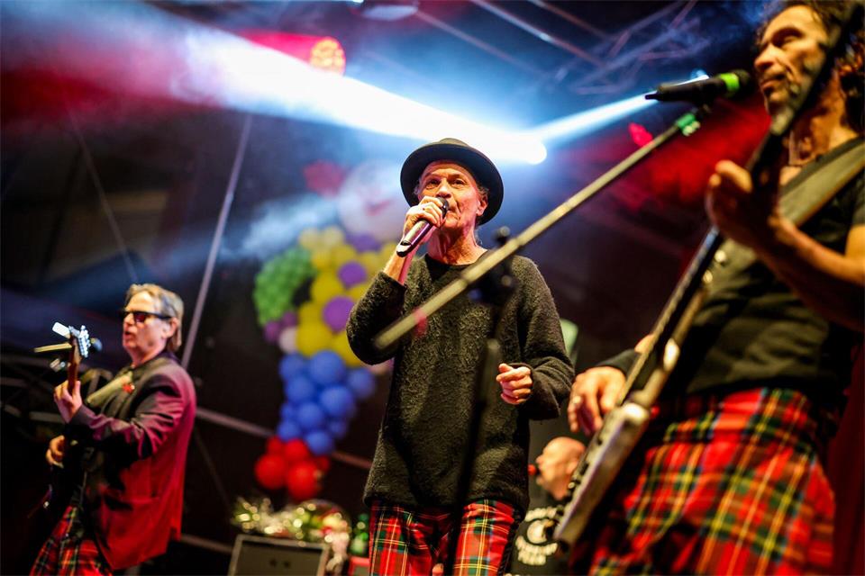 Die Band ist einer der wichtigsten Stimmungsmacher im rheinischen Karneval. (Archivbild)Christoph Reichwein/dpa