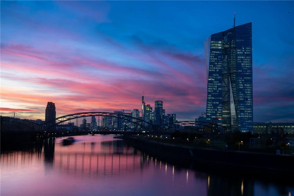 Die Bankenaufsicht der EZB verhängt eine Millionenstrafe gegen J.P. Morgan. (Archivbild)Boris Roessler/dpa