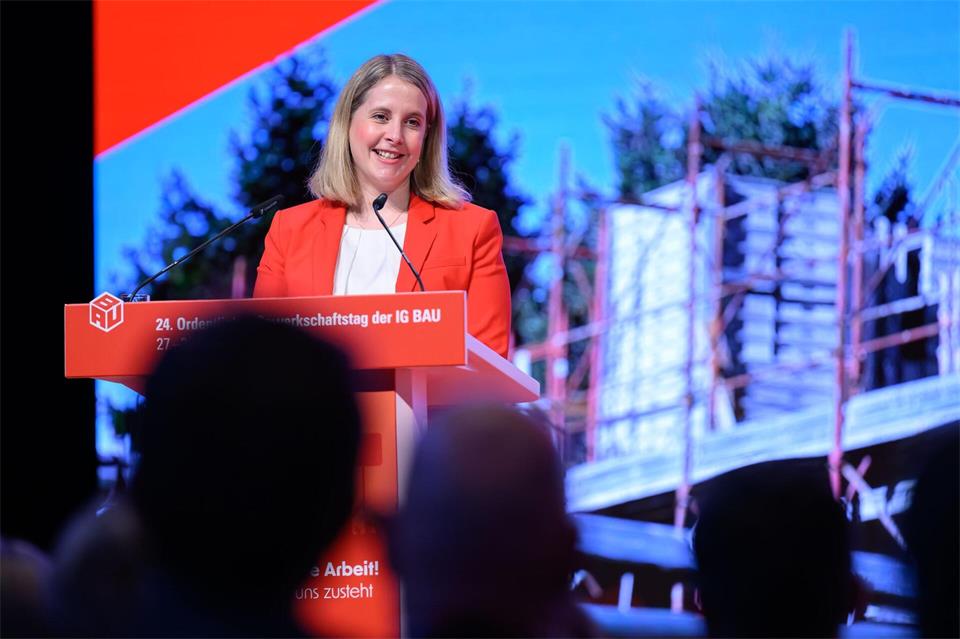 Die Baukosten sind nach Ansicht von Ministerin Hubertz (SPD) zu hoch.Swen Pförtner/dpa