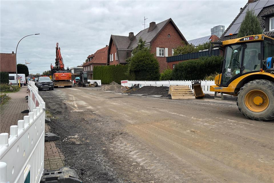 Die Baustelle auf der Bahnhofstraße in Heiden ist weiterhin in vollem Gange.