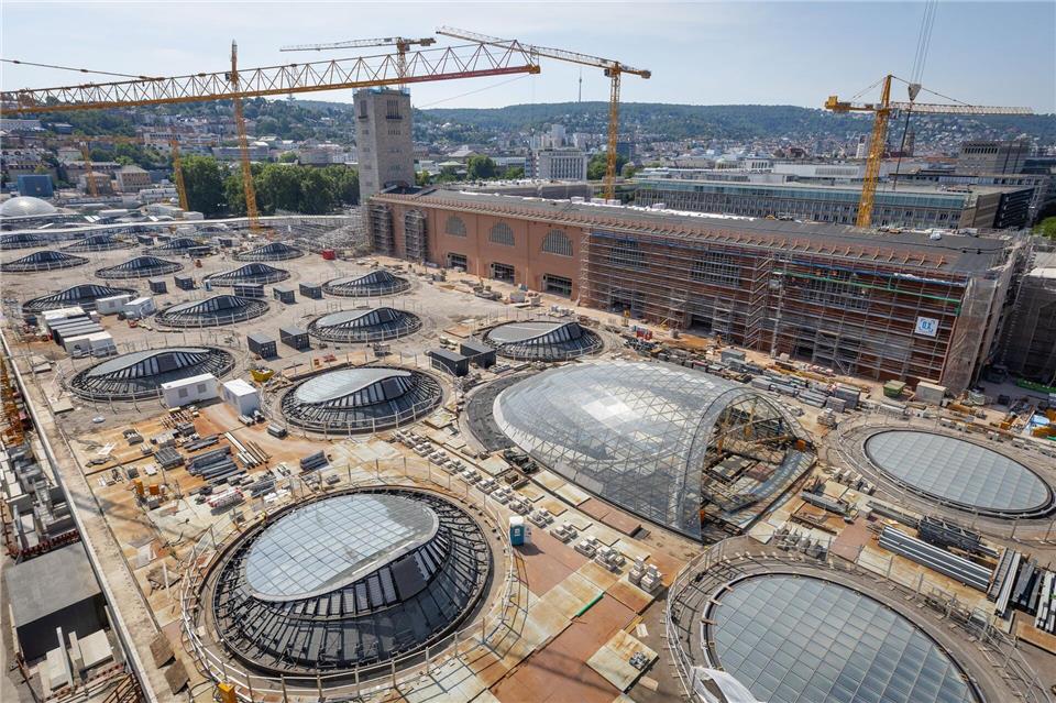 Die Baustelle von Stuttgart 21 bleibt noch fünf weitere Jahre und wird deutlich teurer.Christoph Schmidt/dpa