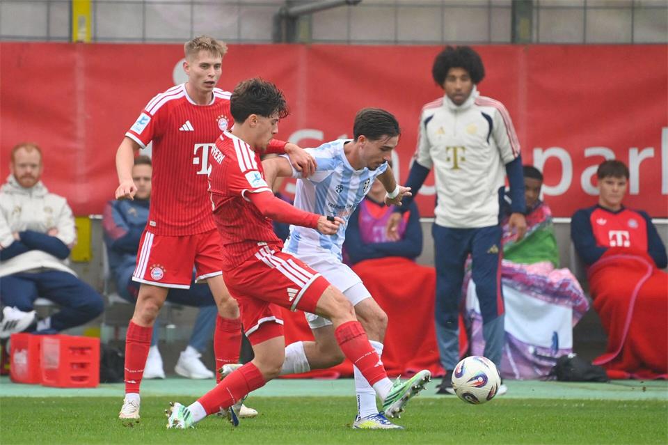 Die Bayern-Amateure entscheiden das Münchner Derby gegen 1860 für sich.Frank Hoermann / SVEN SIMON/dpa