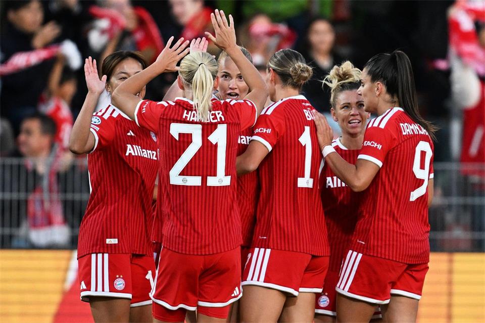 Die Bayern-Frauen wollen im DFB-Pokal über einen Sieg jubeln. (Archivbild)Sven Hoppe/dpa