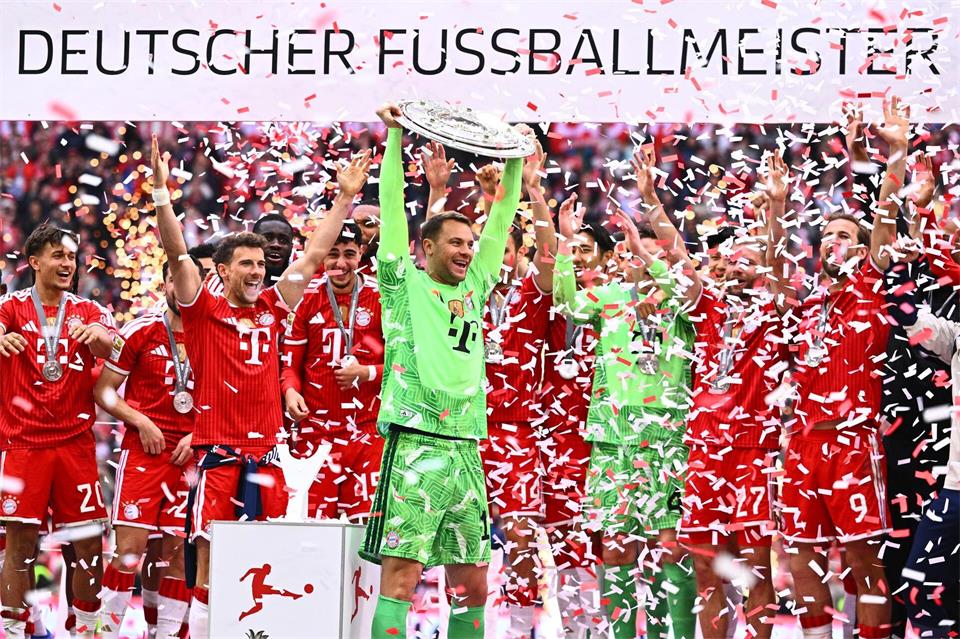 Die Bayern mit der Meisterschale: Gibt es wieder das gewohnte Bild? (Archivbild)Tom Weller/dpa