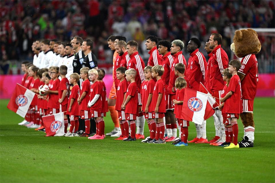 Die Bayern und Stuttgart haben die neue Saison eröffnet.Sven Hoppe/dpa