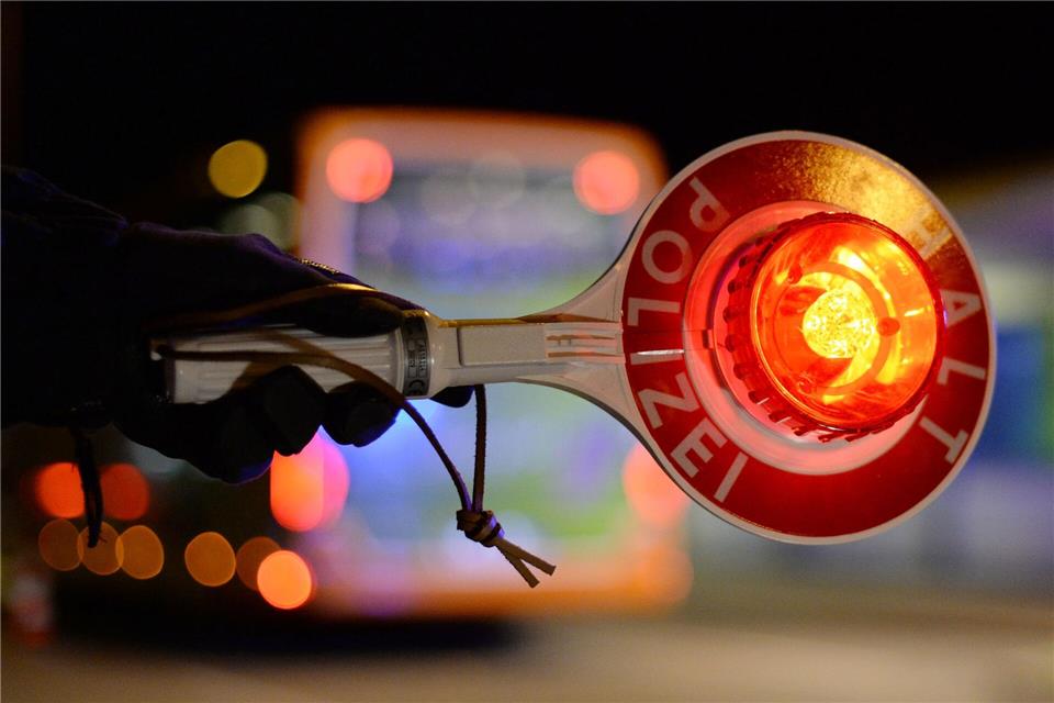 Die Beamten der Bundespolizei verhafteten den Mann. (Symbolbild)Patrick Seeger/dpa