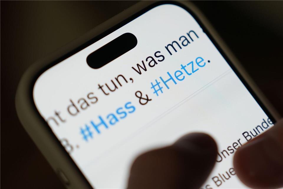 Die Beartungsstelle Elly in Thüringen hilft seit 2023 Menschen, die digital etwa bedroht oder eingeschüchtert werden. (Symbolbild)Marcus Brandt/dpa