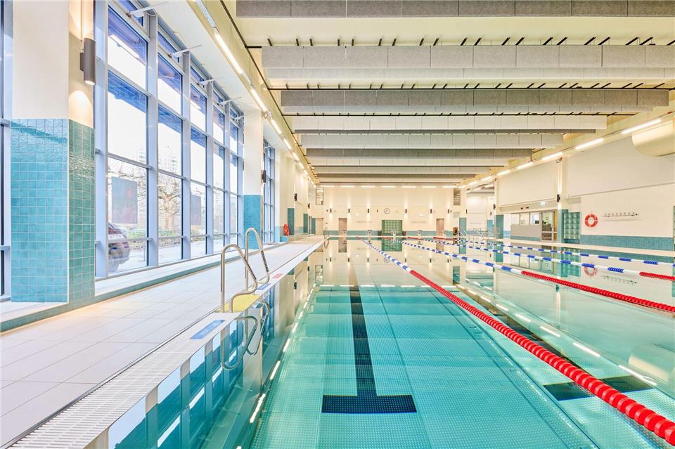 Die Becken der Berliner Schwimmbäder bleiben an Weihnachten und Silvester leer. (Archivbild)Andreas Labes/Berliner Bäderbetriebe/dpa