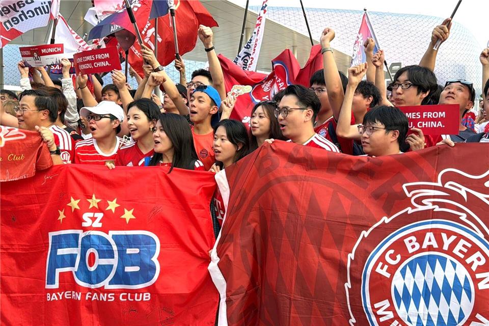 Die Begeisterung über den FC Bayern war in Hongkong groß.Christian Kunz/dpa
