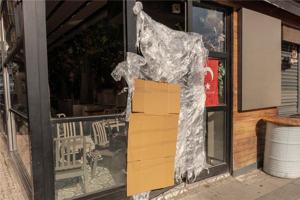 Die Behörden haben einen Laden im Stadtteil Ortaköy schließen lassen.Ahmed Deeb/dpa