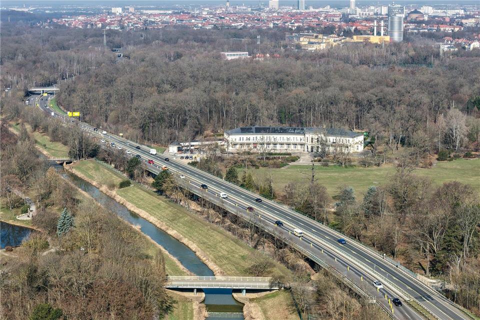 Die Behörden haben weitere Details für den Abriss der Brücke bekanntgegeben. (Archivbild) Jan Woitas/dpa