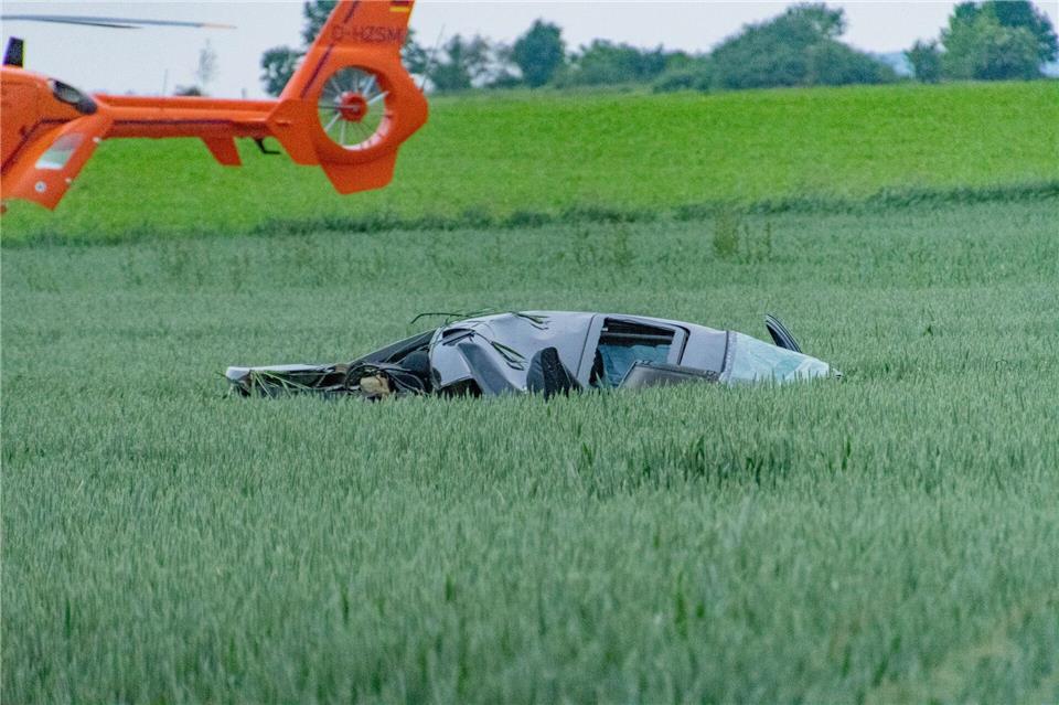 Die Beifahrerin verstarb noch am Unfallort. Christoph Weiss/Fuldamedia/dpa