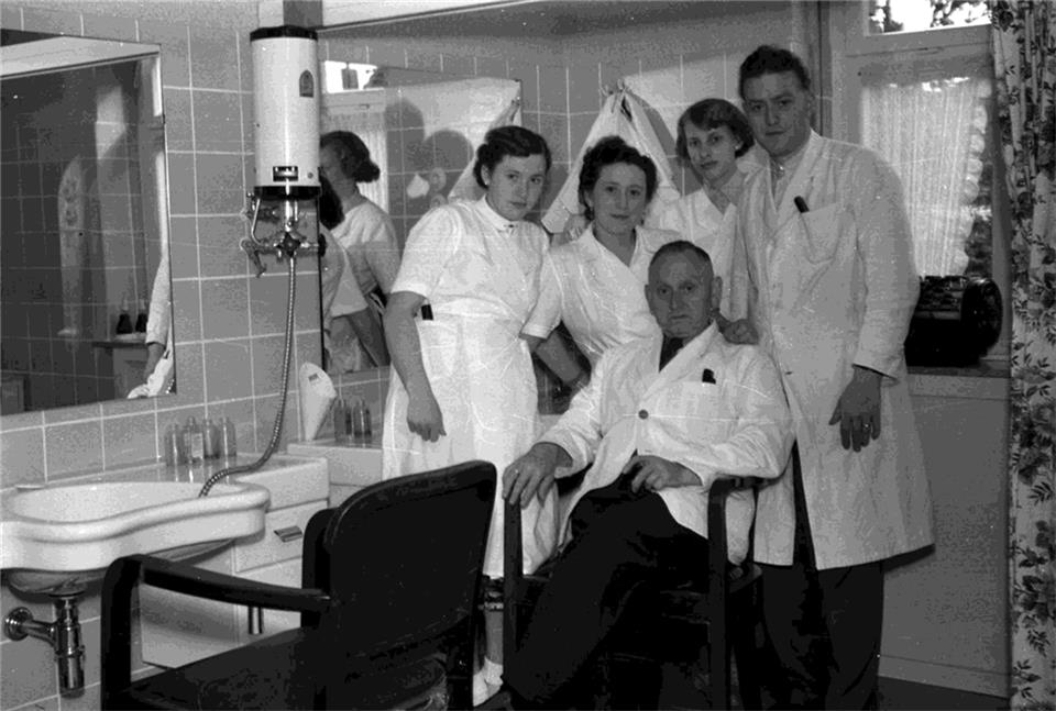 Die Belegschaft bei Friseur Ostendorf.