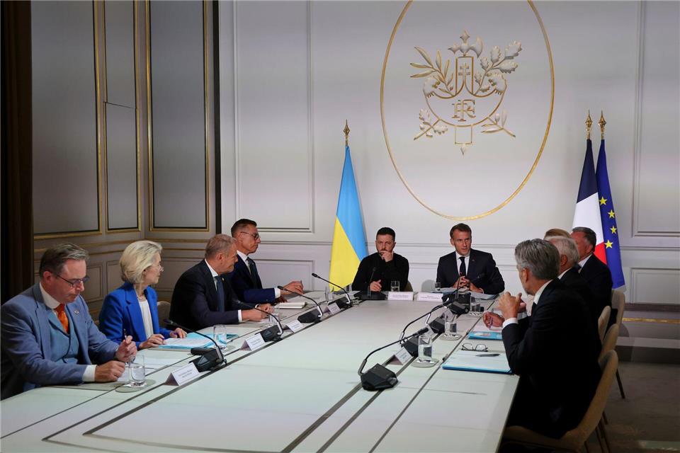 Die Beratungen über die militärische Unterstützung der Ukraine laufen seit Monaten.Ludovic Marin/Pool AFP/AP/dpa