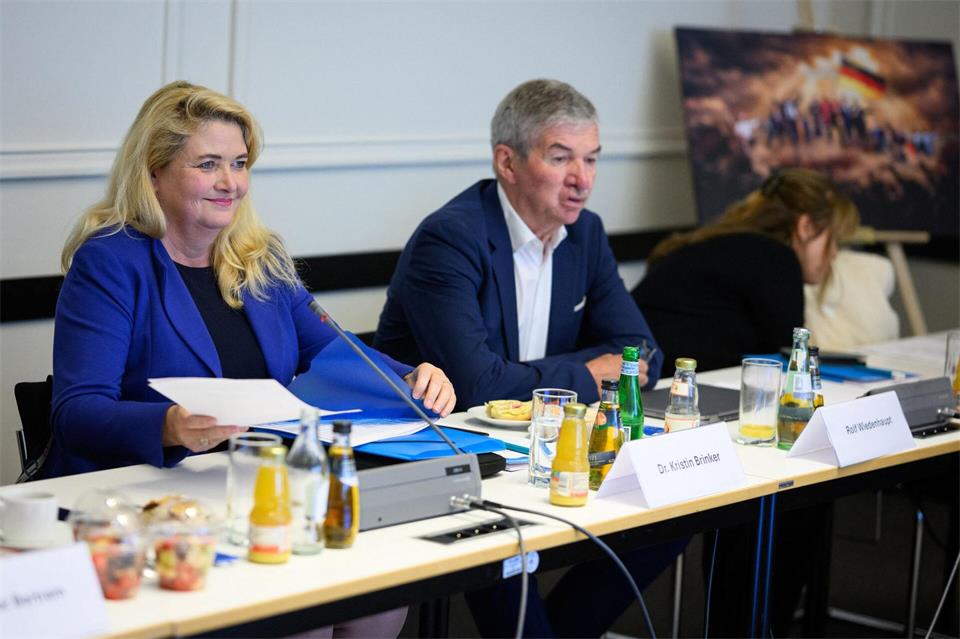 Die Berliner AfD-Fraktionsvorsitzende Kristin Brinker wurde wiedergewählt.Bernd von Jutrczenka/dpa