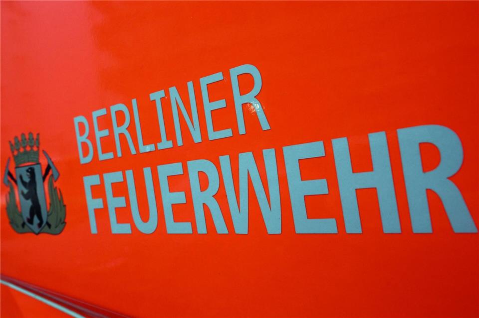 Die Berliner Feuerwehr war in Reinickendorf zum Einsatz in einem Seniorenwohnheim. (Symbolbild)Soeren Stache/dpa