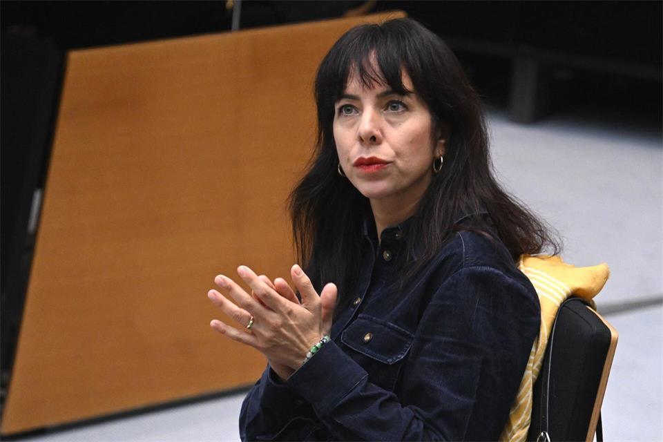 Die Berliner Linke-Fraktionsvorsitzende Elif Eralp möchte Regierende Bürgermeisterin werden. (Archivbild)Britta Pedersen/dpa