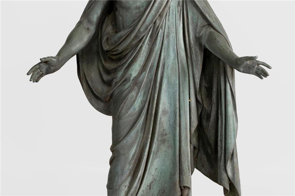 Die Berliner Polizei bittet um Hinweise zu der Herkunft von gestohlenen Bronzestatuen. -/Polizei Berlin/dpa