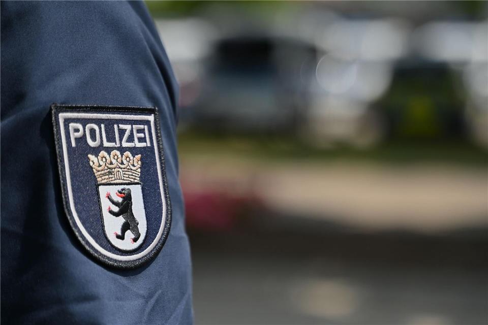 Die Berliner Polizei ermittelt in den eigenen Reihen. (Symbolbild)Michael Brandt/dpa