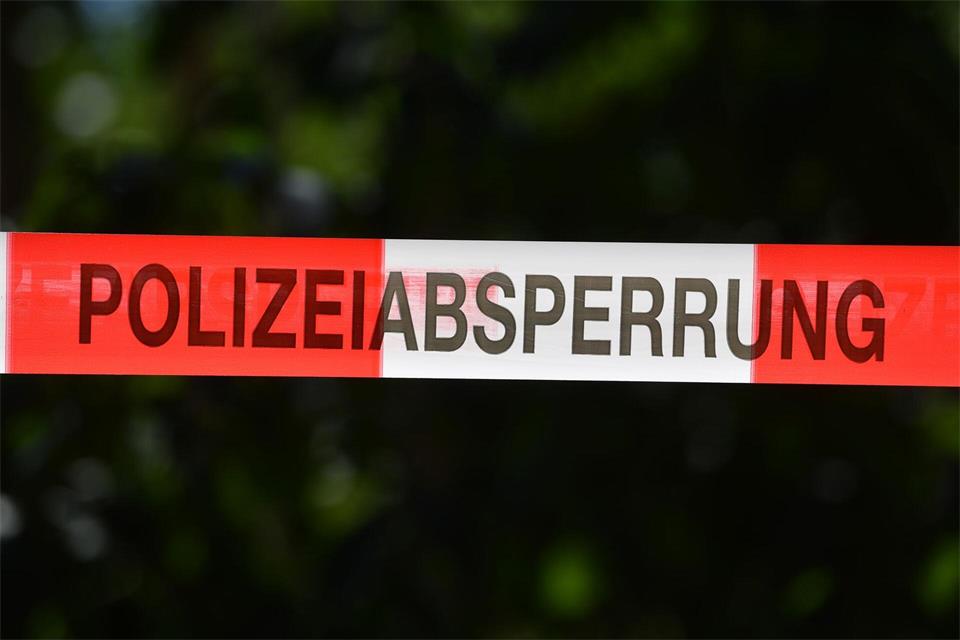 Die Berliner Polizei hat ein Dutzend Handgranaten sichergestellt. (Symbolbild)Hendrik Schmidt/dpa