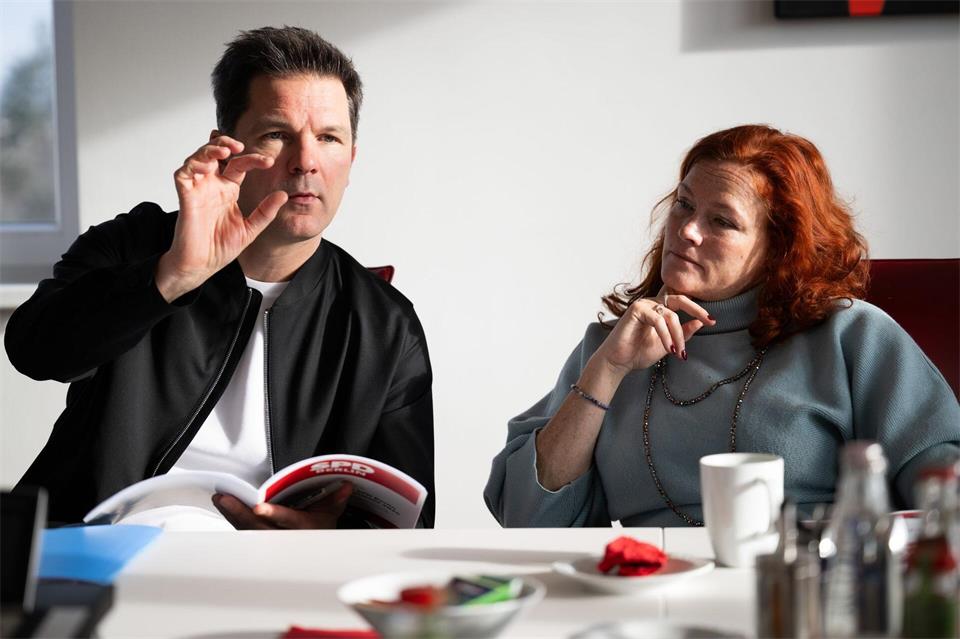 Die Berliner SPD-Landesvorsitzenden Steffen Krach und Bettina König kritisieren die Linke. (Archivfoto)Sebastian Gollnow/dpa