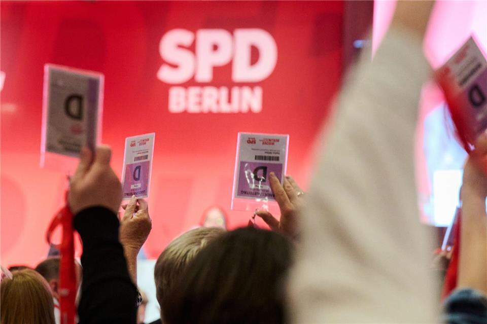 Die Berliner SPD hat bei ihrem Landesparteitag das neue Wahlprogramm beraten. Annette Riedl/dpa