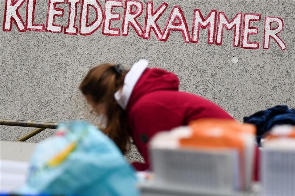 Kleidung für Obdachlose wird gesammelt Die Berliner Verkehrsbetriebe arbeiten bei der Sammelaktion mit der Stadtmission und den Johannitern zusammen. (Archivbild)Jens Kalaene/dpa-Zentralbild/dpa