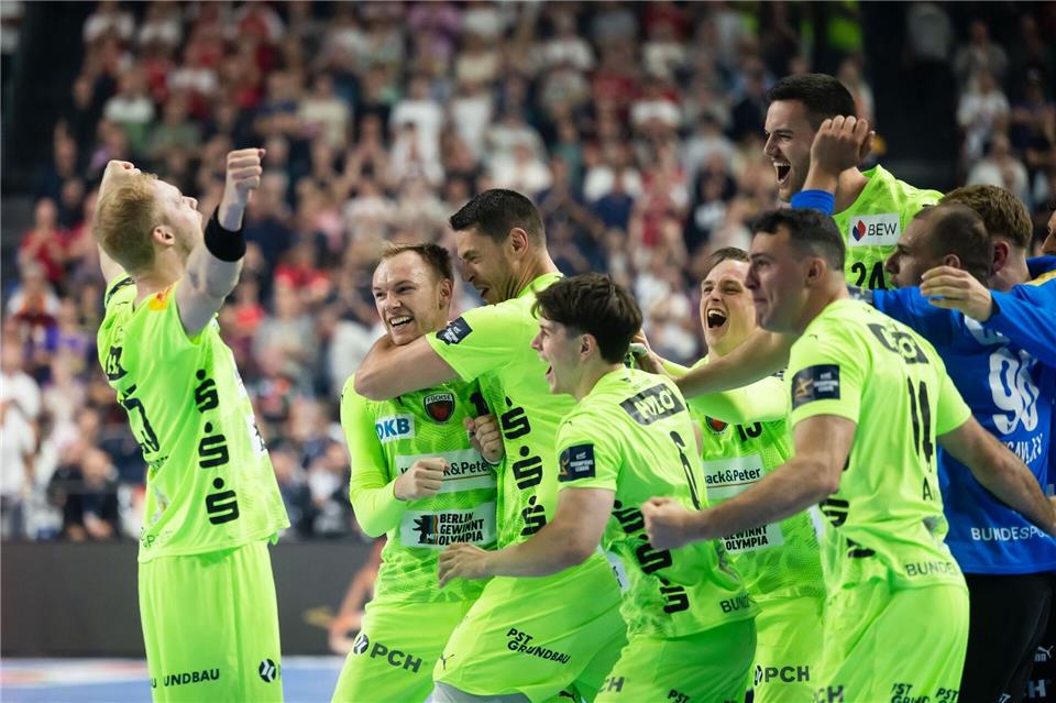 Die Berliner feiern den Einzug ins Finale der Champions League.Marius Becker/dpa