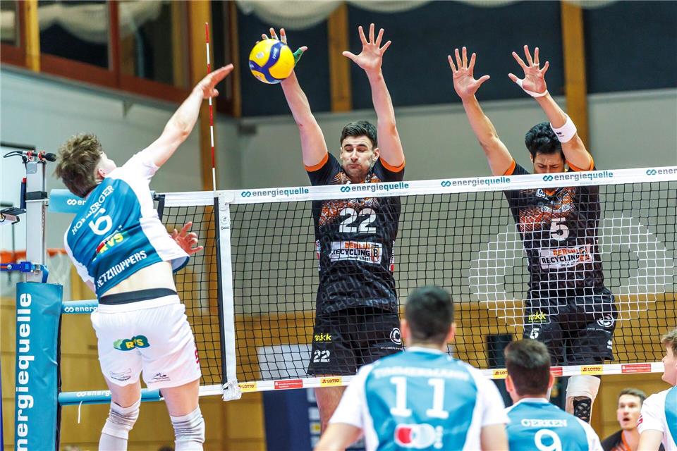 Sieg gegen Netzhoppers: BR Volleys im Ligacup-Halbfinale Die Berliner ließen dem Konkurrenten aus Brandenburg keine Chance.Andreas Gora/dpa