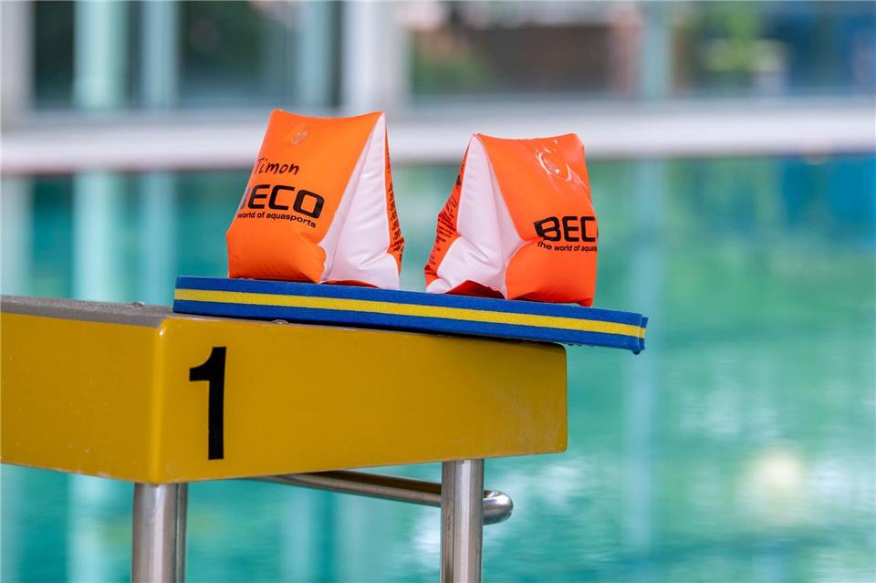 Nach Tod beim Schulschwimmen: Berufung für 2026 angesetzt Die Berufung der beiden Pädagoginnen wird erst 2026 verhandelt. (Symbolbild)David Inderlied/dpa