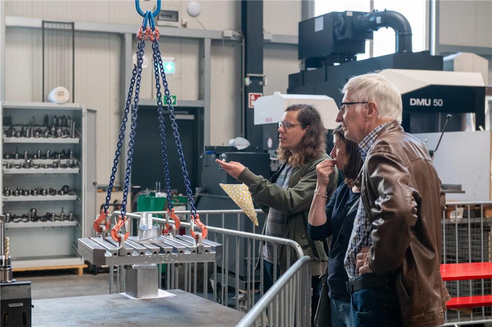 Die Besucher des Wirtschaftstages in Weseke erhielten Einblicke in die Arbeit von 50 Firmen aus dem nördlichen Borkener Stadtteil.