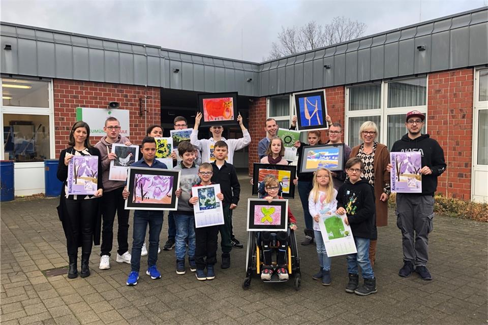 Die Bilder schufen erneut die Schüler der Neumühlenschule.